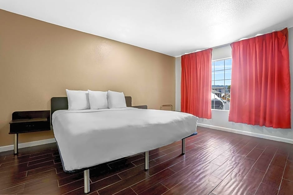 Standard Double room with balcony (full double bed)