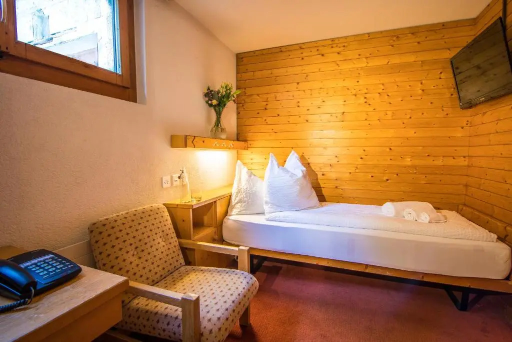 Economy room