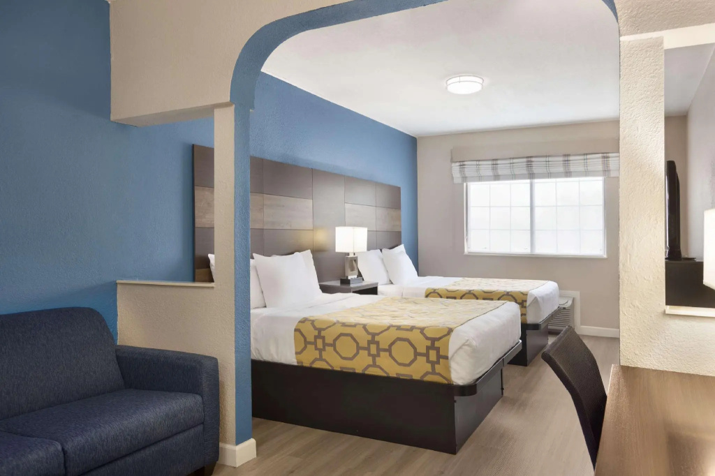 Quadruple Suite