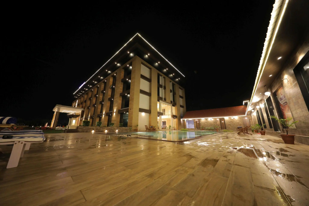 Sarovar Portico Somnath