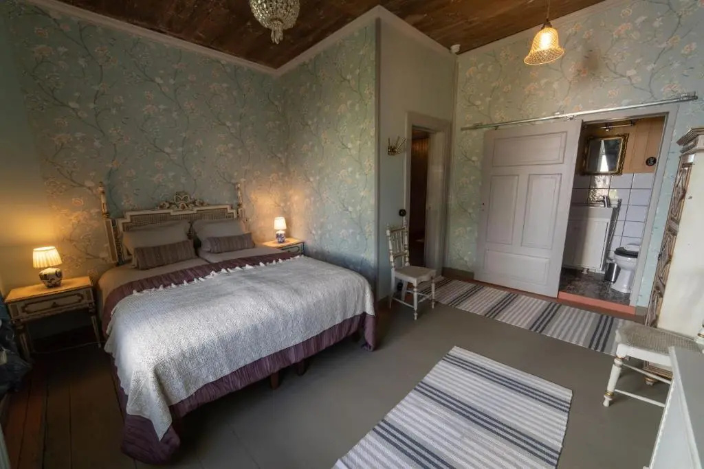 Standard Double room with garden view (full double bed)