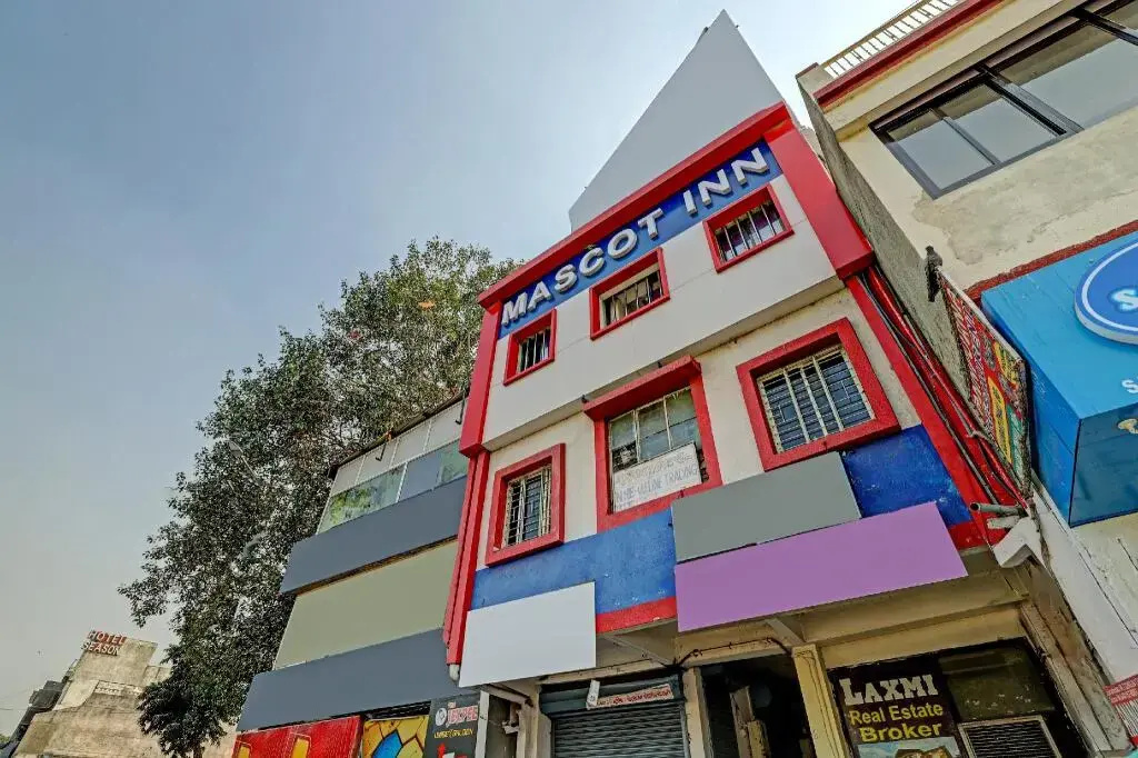 Hotel Mascott by OYO Rooms