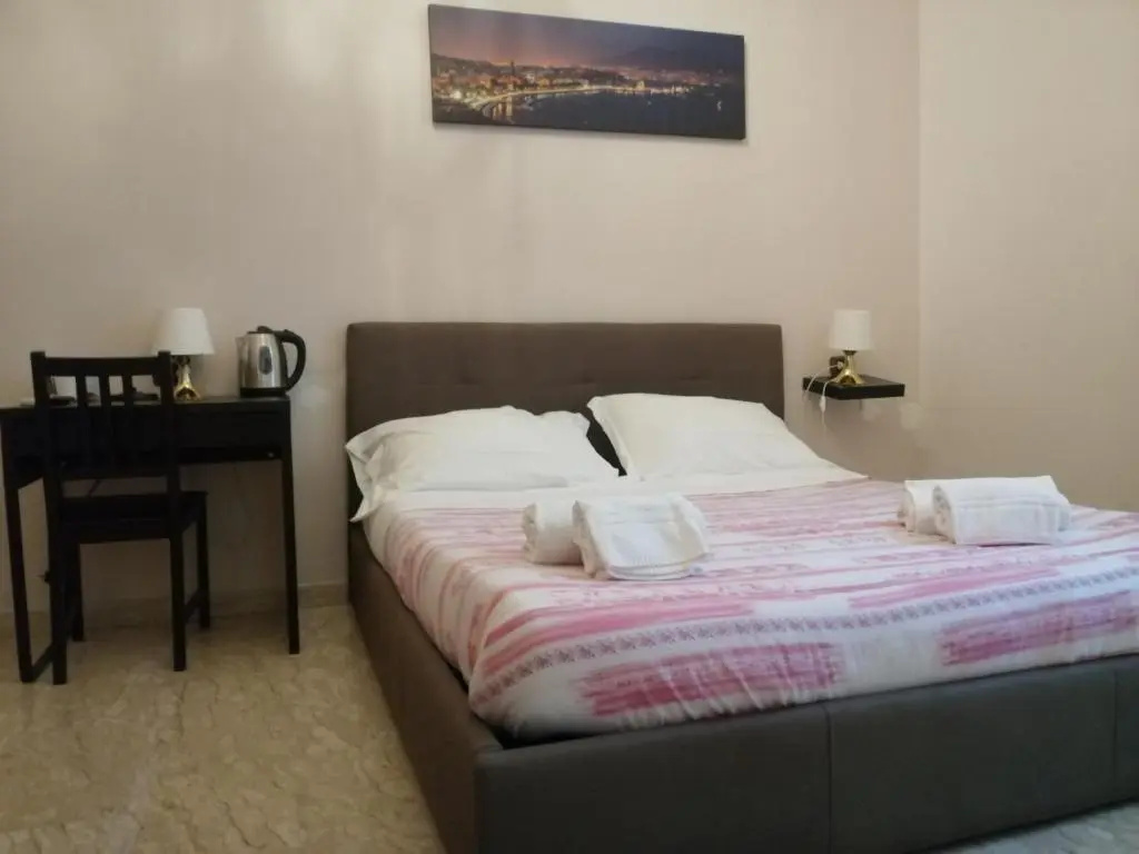 Standard Double room (full double bed)