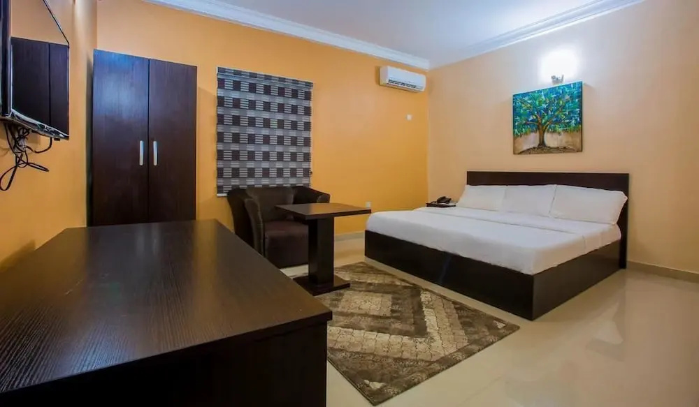 Deluxe Double room (full double bed)