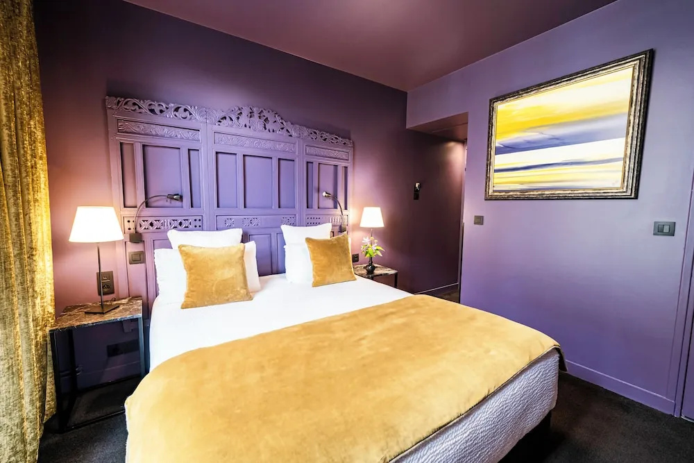 Classic Double room (full double bed)