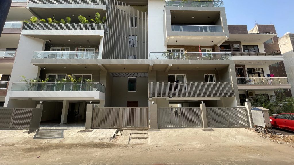 Private 3Bhk Apartment In Ardeecity By Bedchambers
