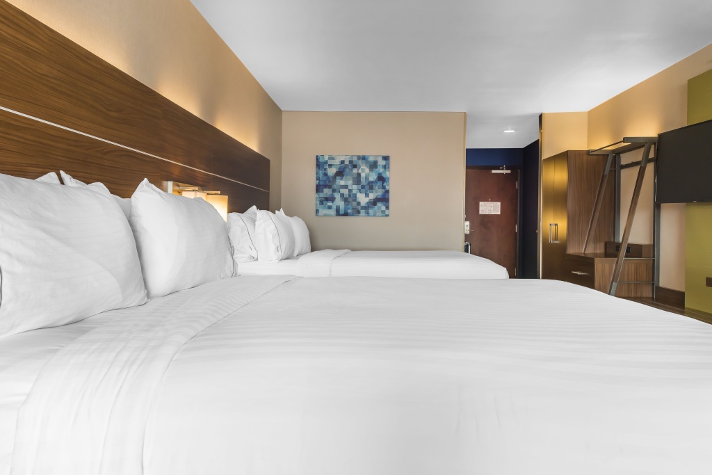 Holiday Inn Express & Suites Clarion by IHG — 5