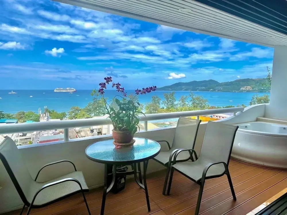2 Bedrooms Apartment with balcony and with sea view