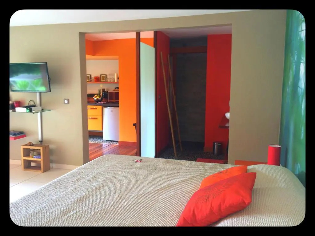 Deluxe Studio
