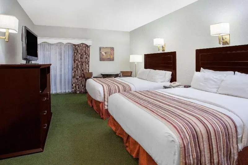 Ramada by Wyndham Fredericton - Chambres