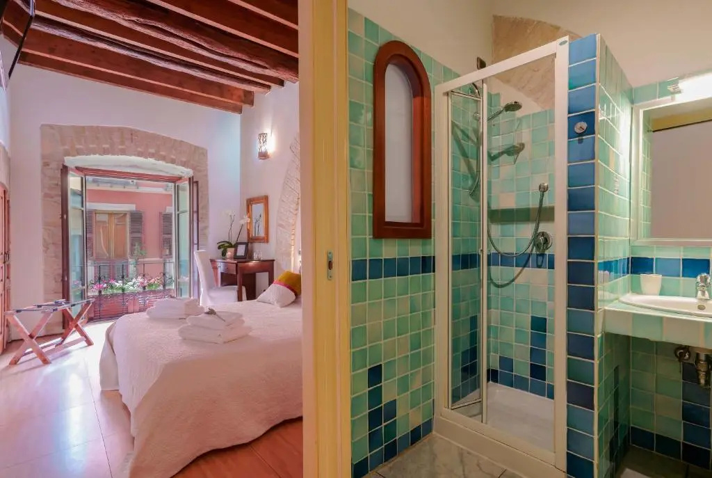 Standard Double room (full double bed)