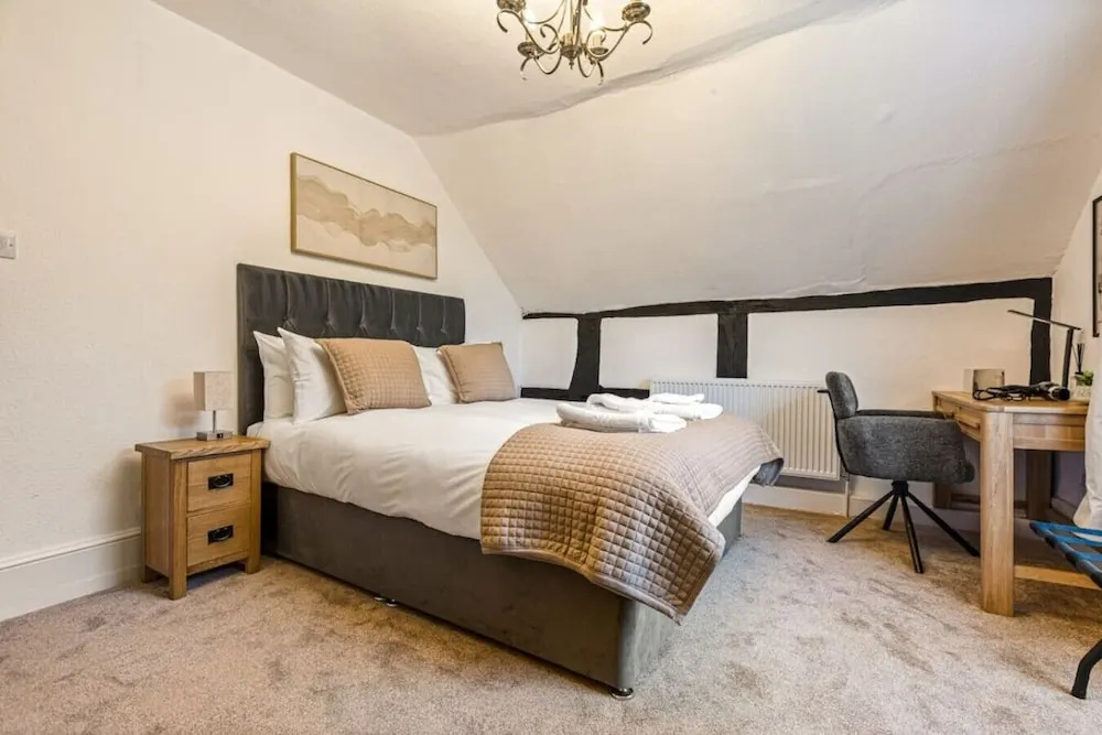 The George Inn Hotel Rooms - Room 5