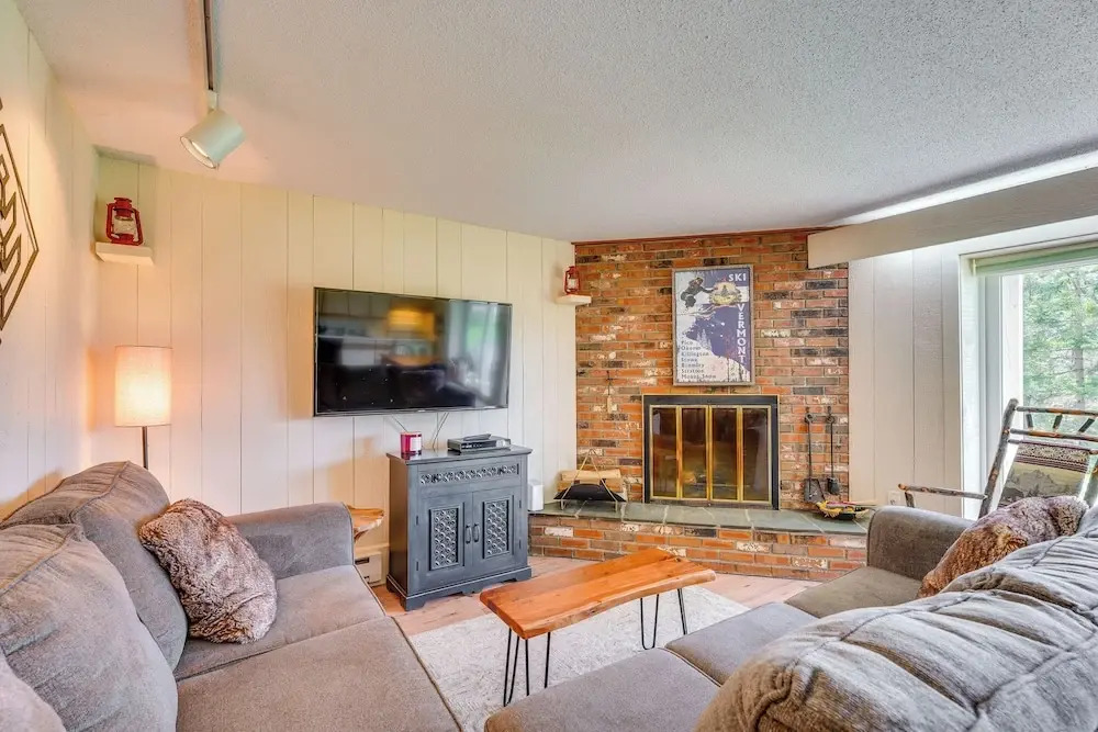 Ski-in/ski-out Peru Condo w/ Fire Pit & Grill! - фото 3