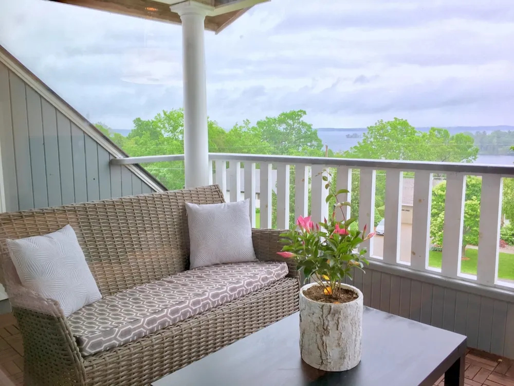 1 Bedroom Penthouse Suite with balcony