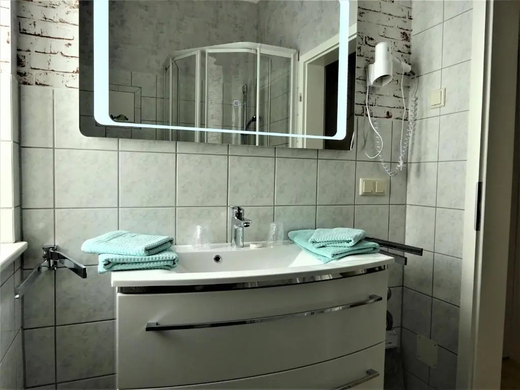 Pension Zur Fhrbrcke - Chambres