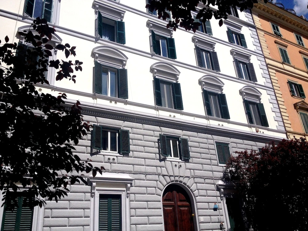 Atmosfere Visconti Suite Apartments