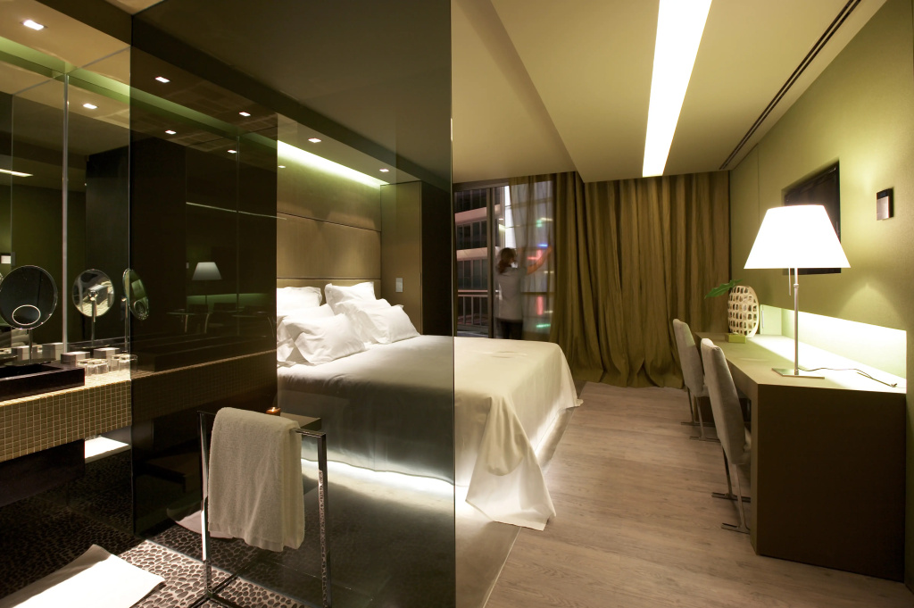 Lobby & Reception
