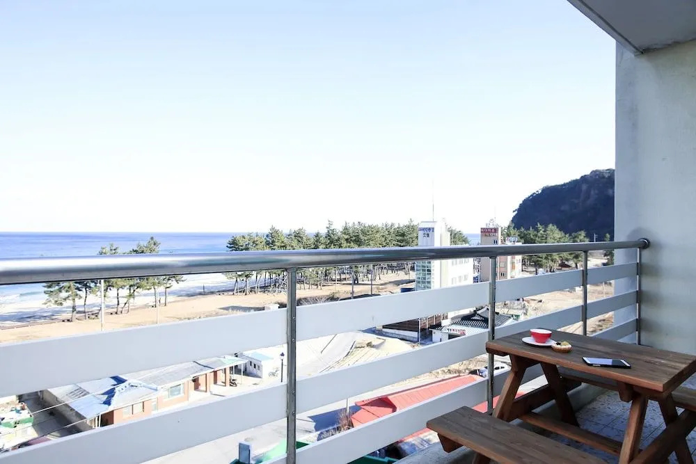 Beach & Waterfront