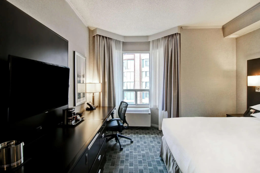 Double room (full double bed)