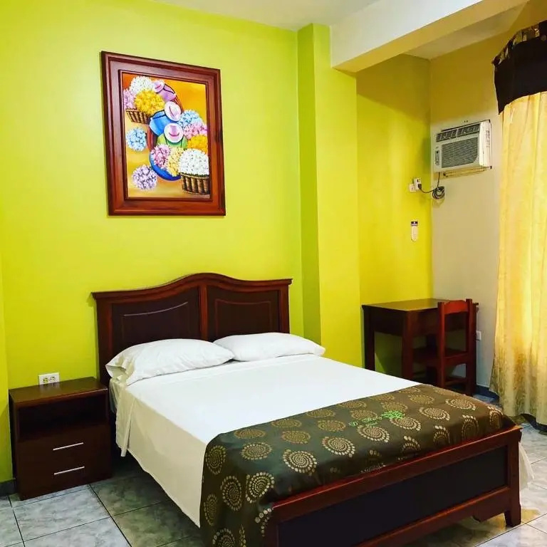 D’ Ruiz Hotel