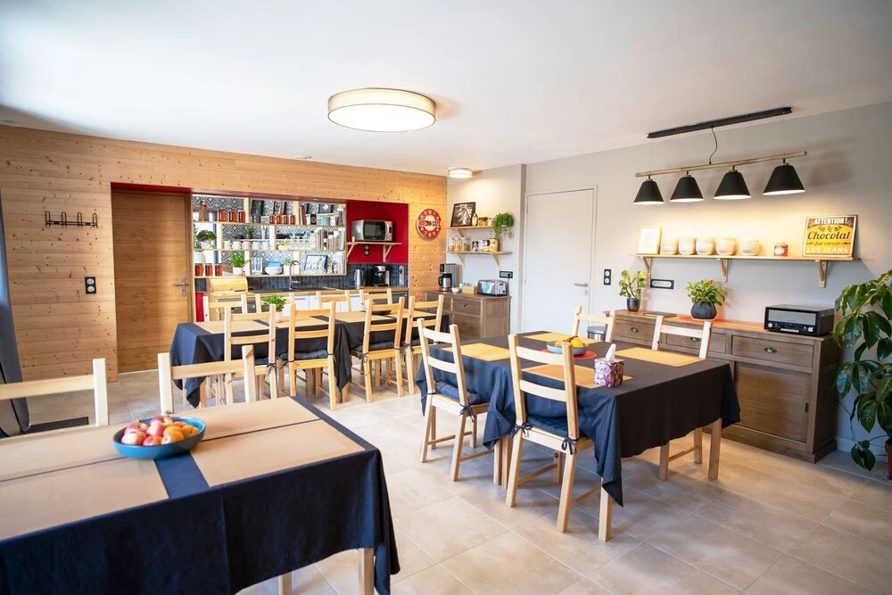 Food & Beverage