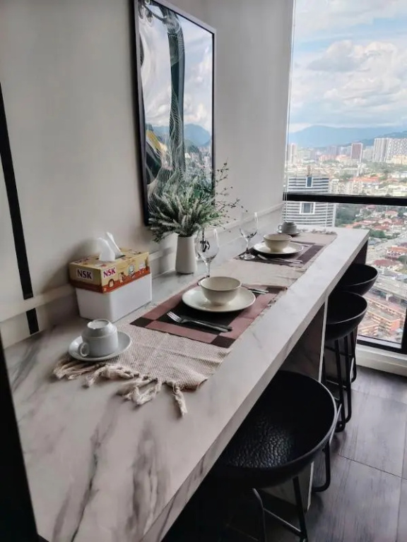 Scarletz Suites KLCC, Travelet