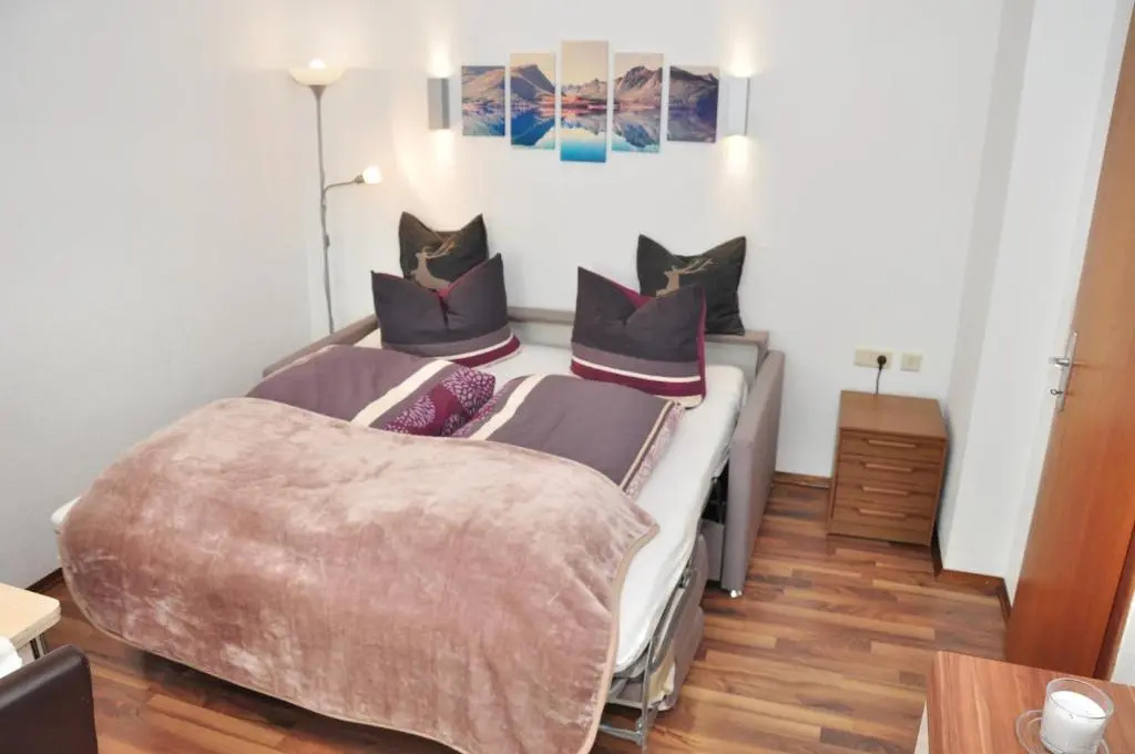 1 Bedroom Apartment with balcony and with mountain view