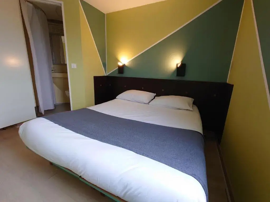 Standard Double room (full double bed)