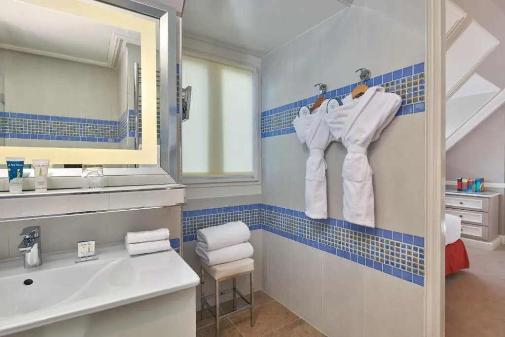 Hotel Regina Louvre 131