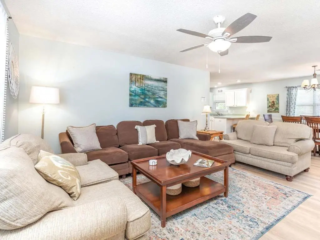 4 Bedrooms Cottage