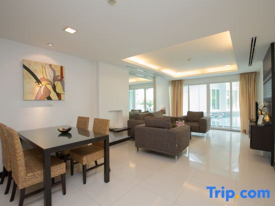 The Palms, Kamala Beach