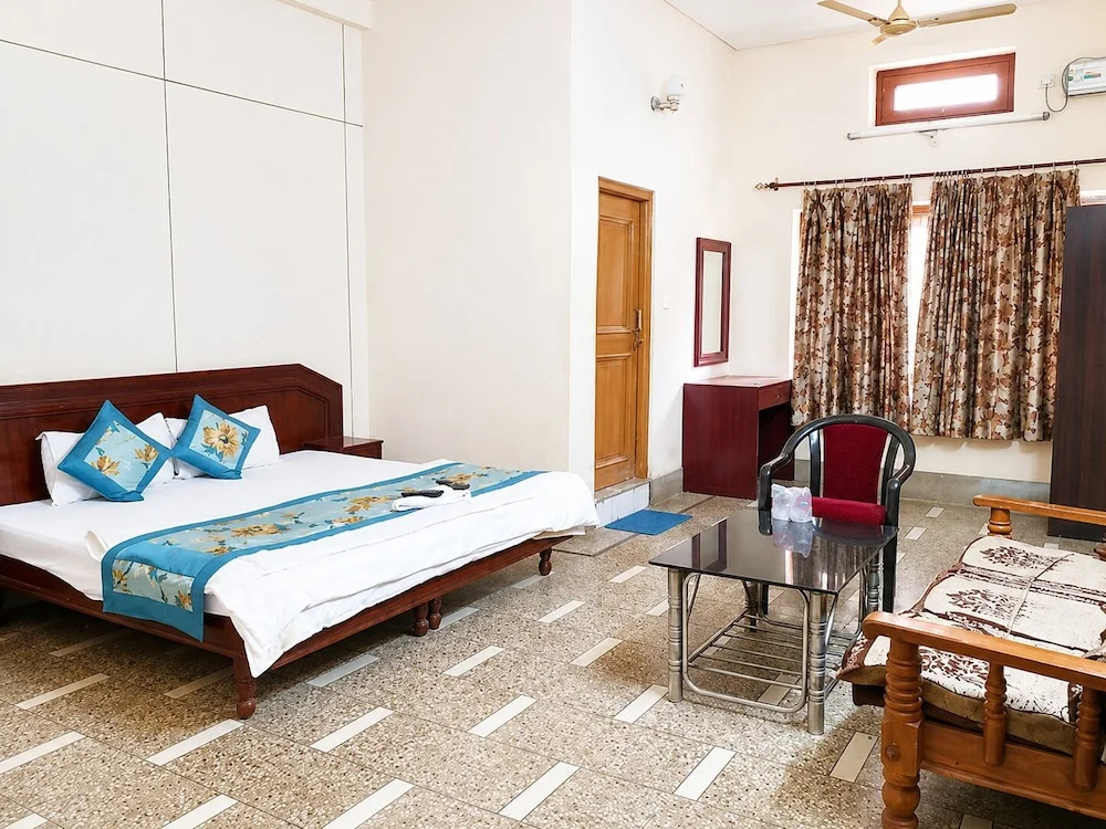 Goroomgo Moonlight Guest House Bhubaneswar