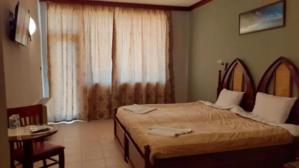 Standard Double room with city view (full double bed)