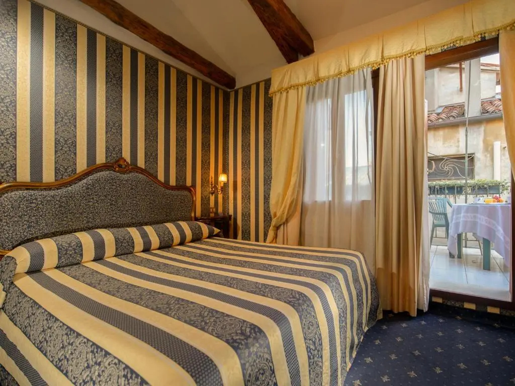 Superior with Private Terrace Double room (full double bed)