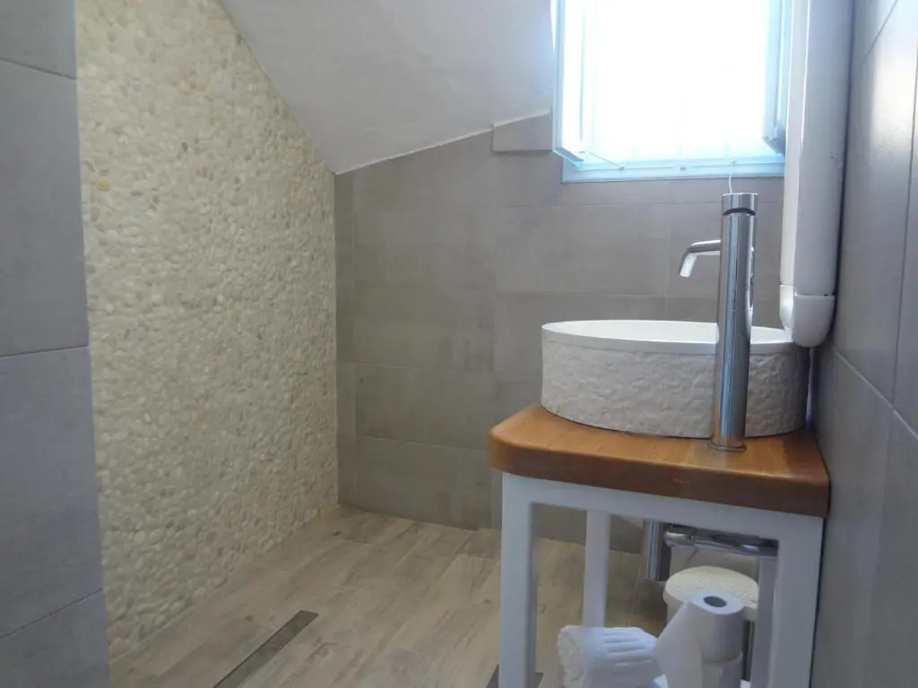 3 Bedrooms Apartment