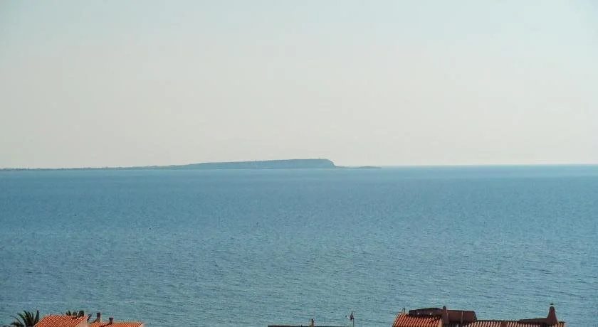 Beach & Waterfront