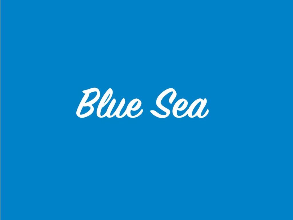 Синее море песня. Атлантический океан штиль. Море текстура. The sea is blue. Море горизонт.
