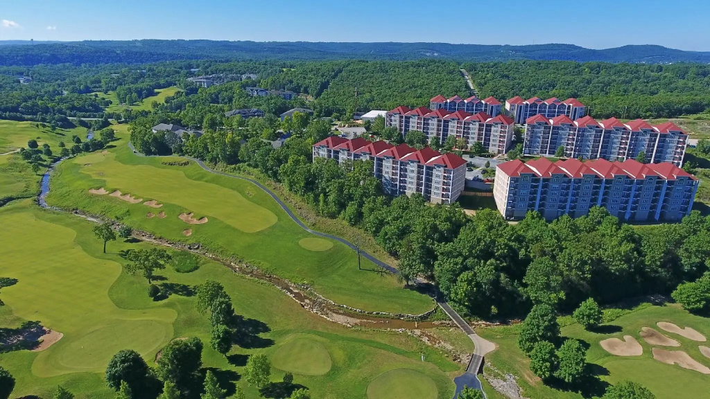Surreys Grand Crowne Resort - Général
