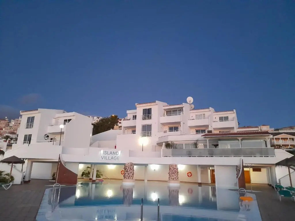 Apartments Island Village Heights