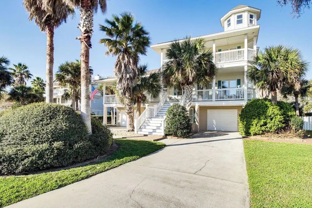 Spacious Tybee Island Retreat w/ Private Pool