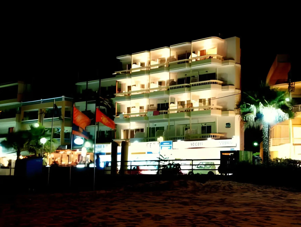 Theo Beach Hotel Apartments