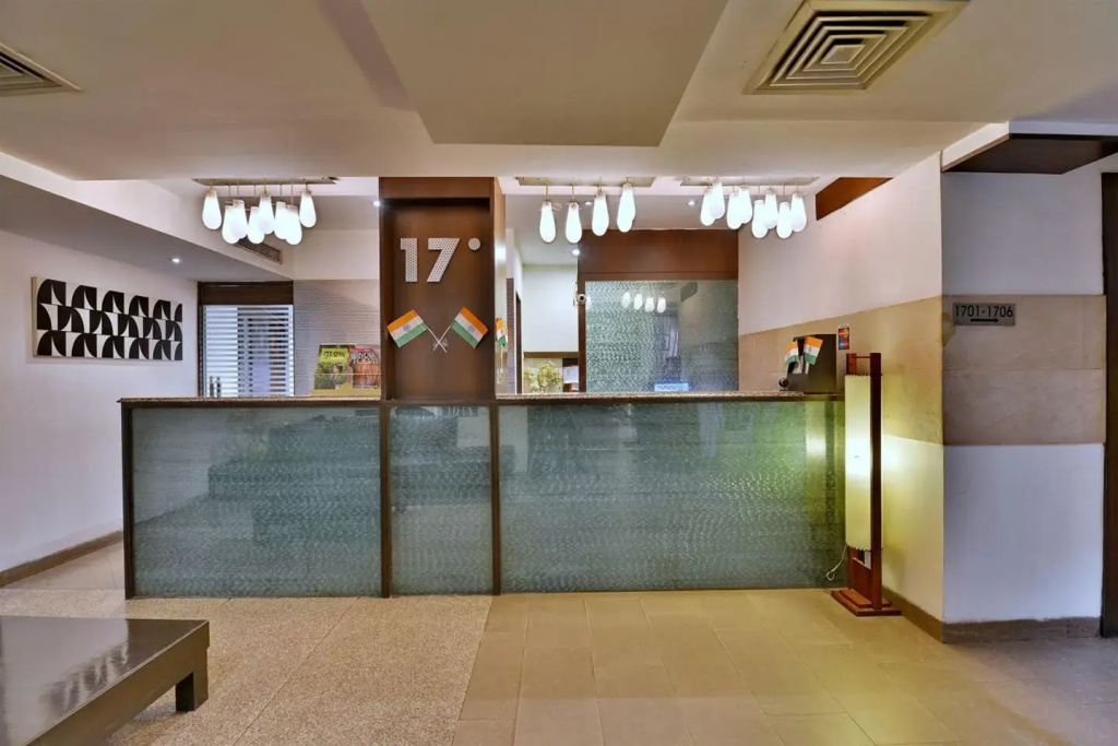 17 Degrees Hotel