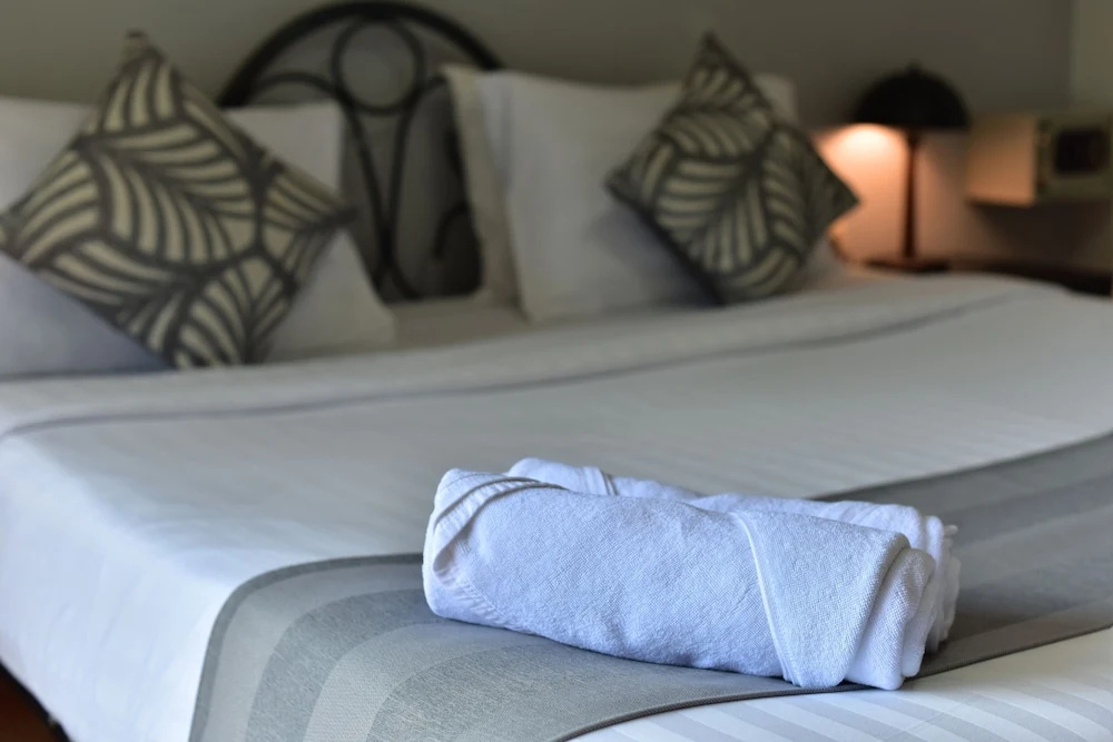 Deluxe room with balcony and with pool view
