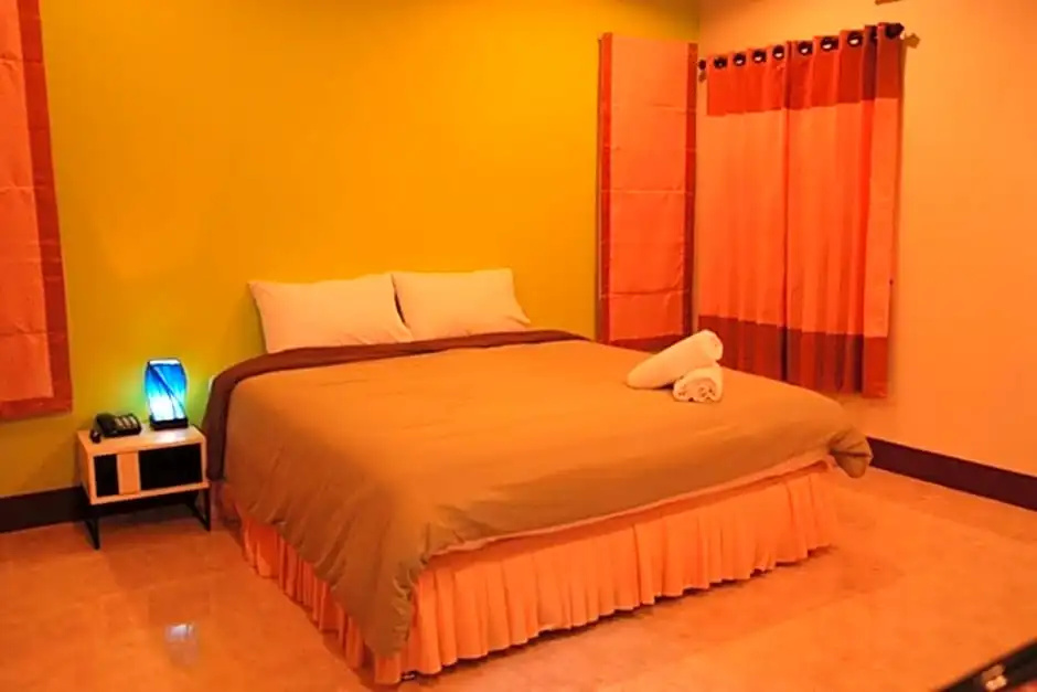 Deluxe Double room (full double bed)
