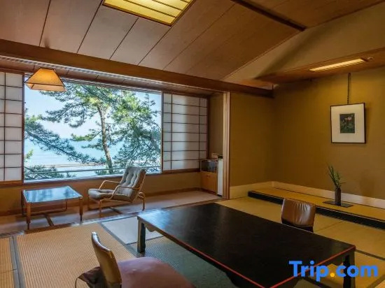 Economy room with ocean view