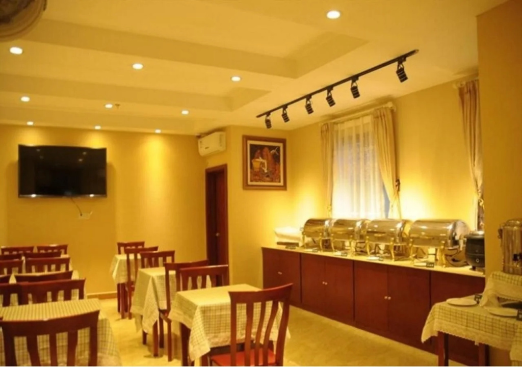 Food & Beverage