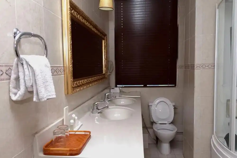 Owu Crown Hotel - Général