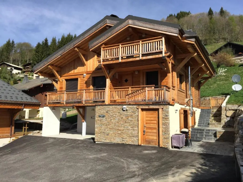Apartment with mountain view