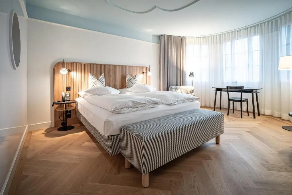 Deluxe Double room (full double bed)