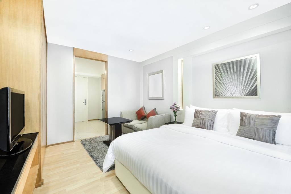 Centre Point Hotel Chidlom Bangkok Room Type - Deluxe Zensation Double room (full double bed)